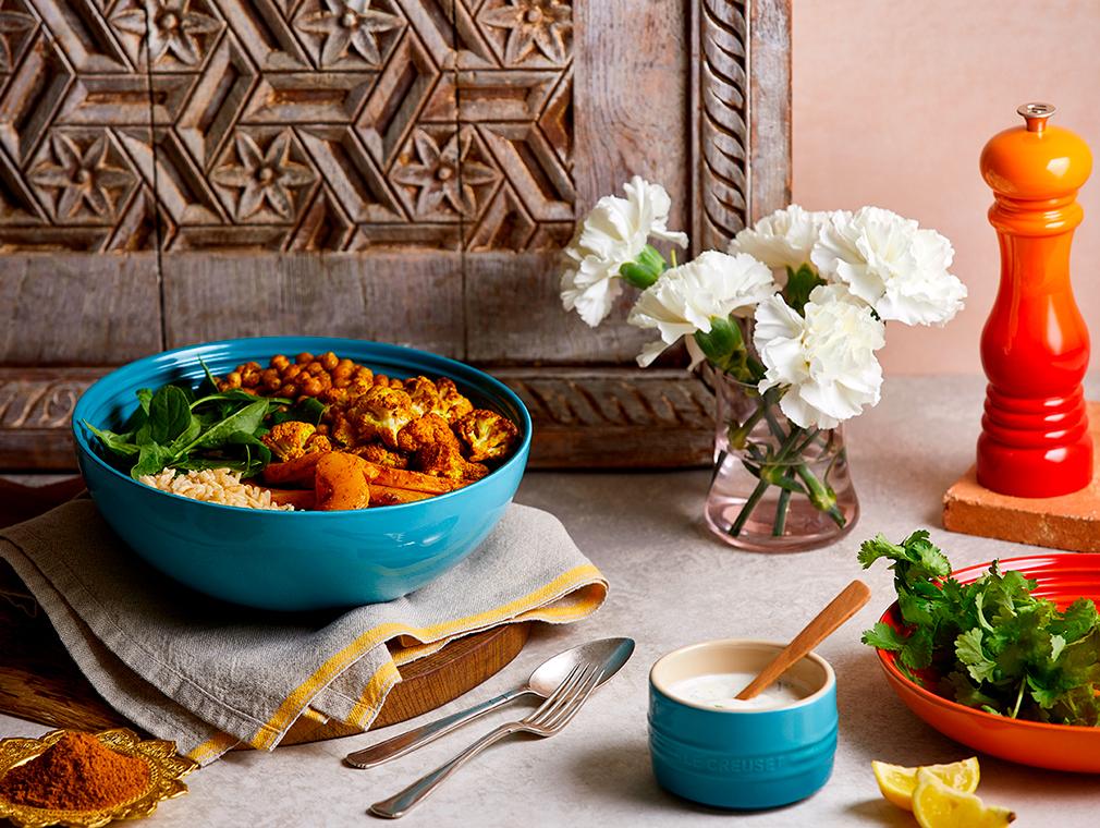 Buddha bowl met geroosterde kerriebloemkool & flespompoen