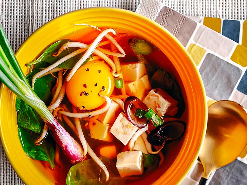 Miso soep met ei en tofu