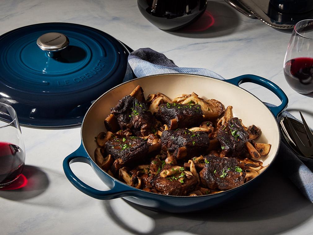 Porcini gestoofde short ribs met knoflook-kruiden-paddenstoelen