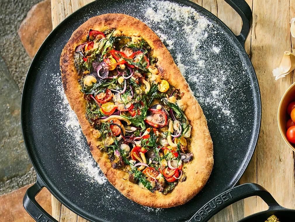 Flatbread met amandel-rucola pesto
