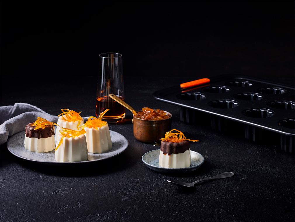 Sinaasappel panna cotta en chocolade-kerstcannelé