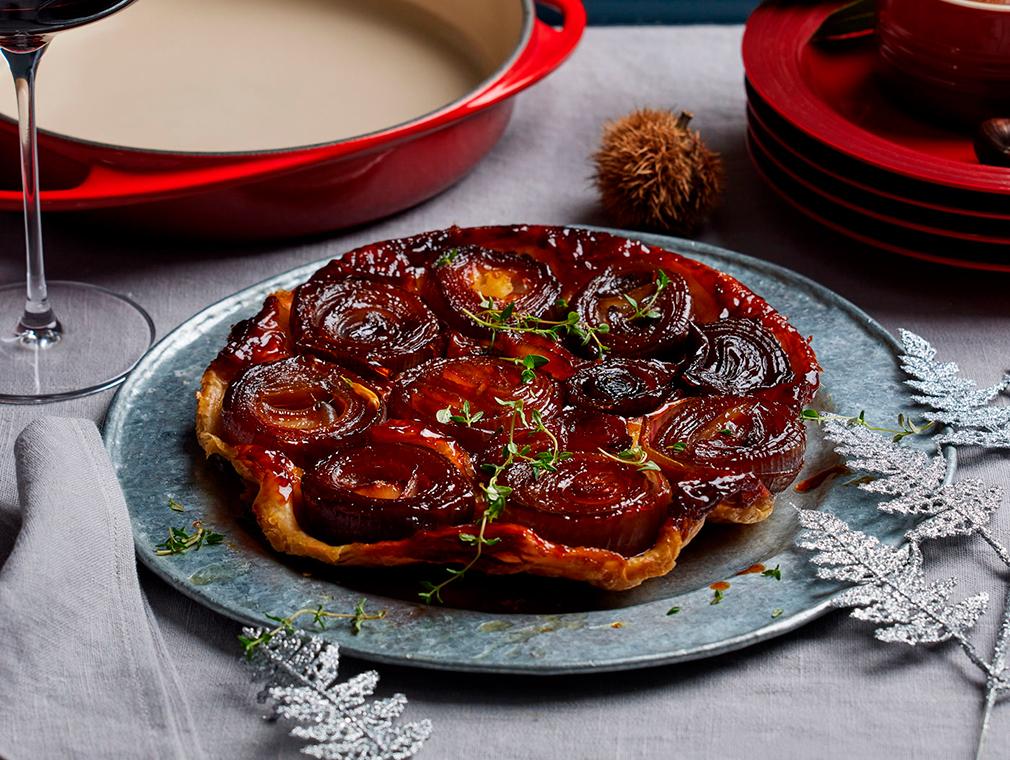 Tarte Tatin met gekaramelliseerde rode ui en kastanjes