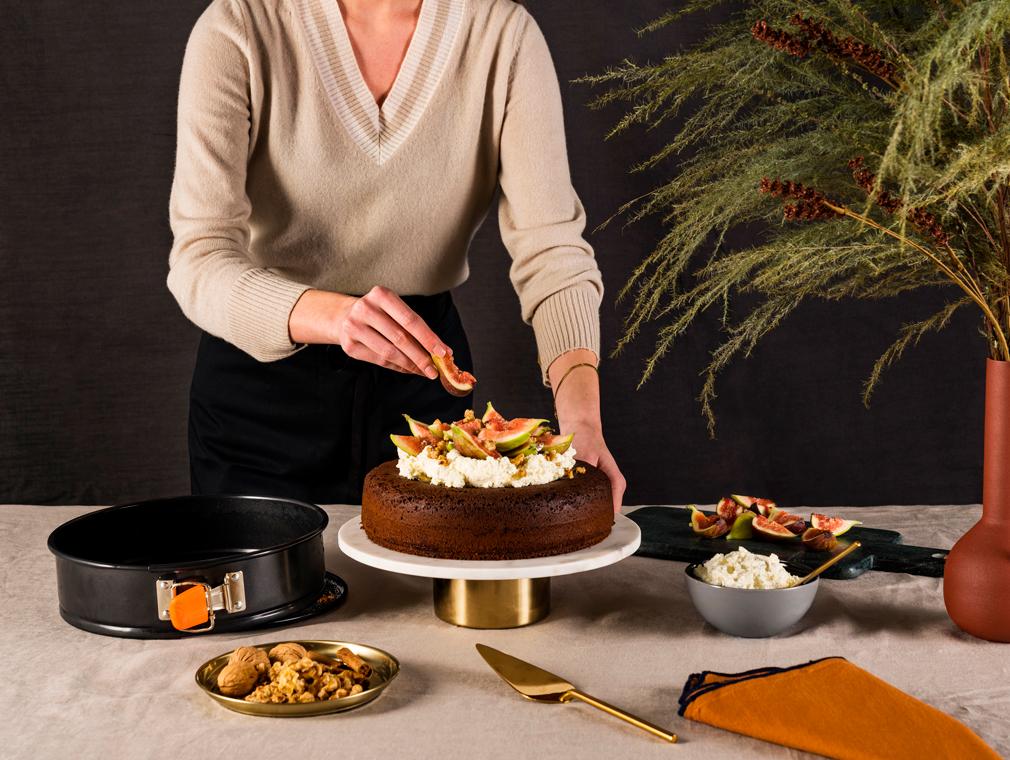 Honingcake met mascarpone, vijgen en walnoten