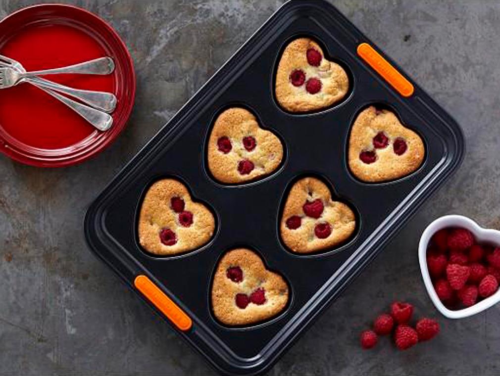 Hartvormige friands met frambozen