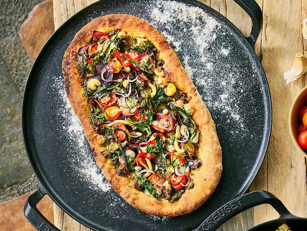 Flatbread met amandel-rucola pesto