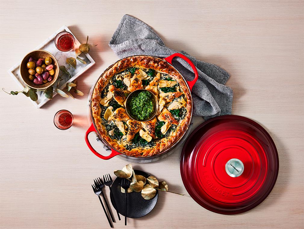 Broodkrans gevuld met spinazie, artisjok en ricotta