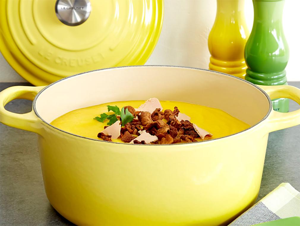 Velouté van gele wortelen met foie gras en morieljes