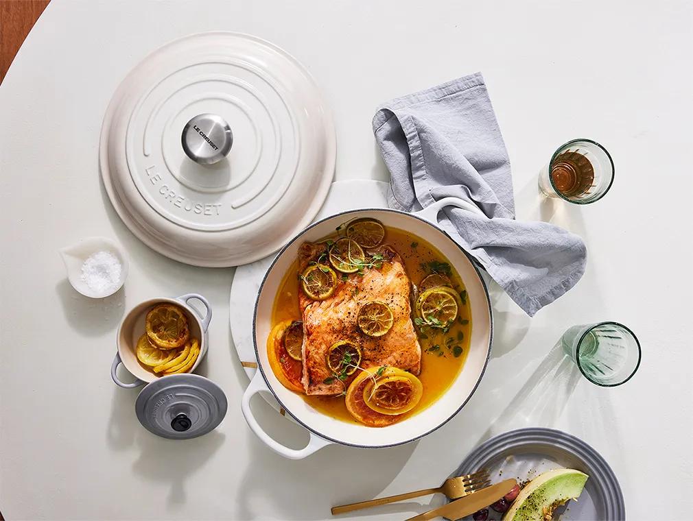 In de oven gepocheerde citruszalm met witte wijn en honing