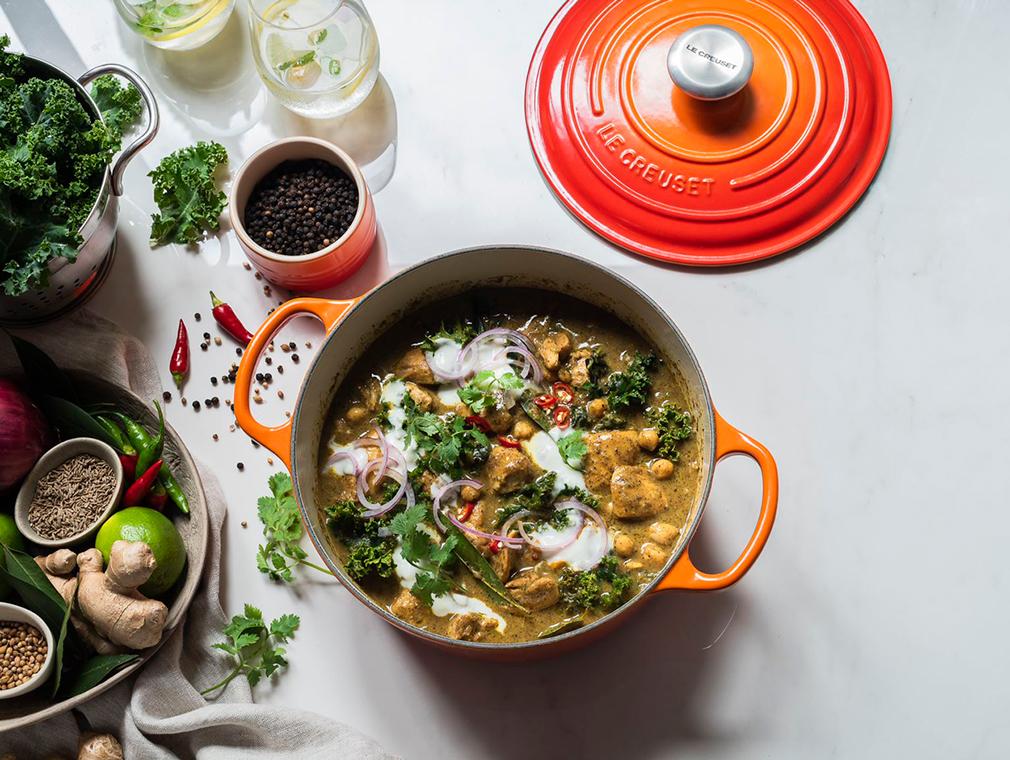 Kipcurry met gember, zwarte peper, boerenkool en kikkererwten